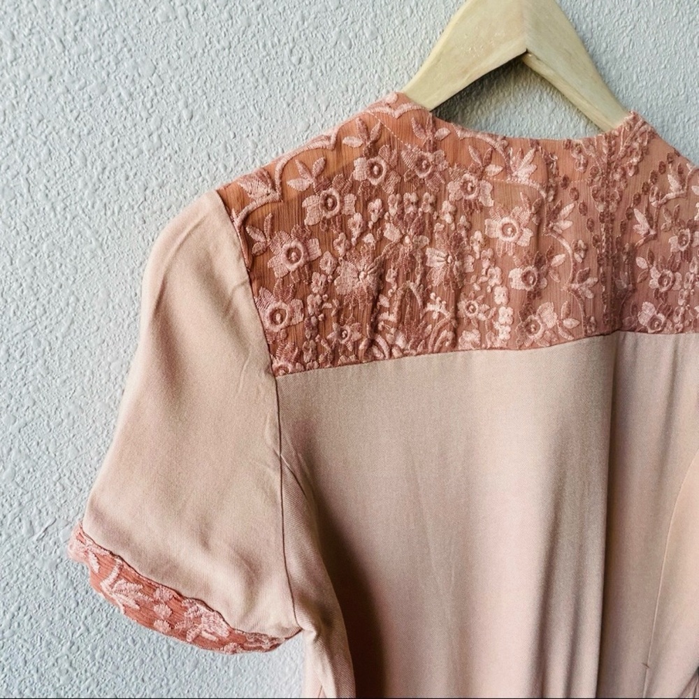 ❤️Tiny for Anthropologie Talia Peach Lace Trim Blouse XS - Picture 9 of 11
